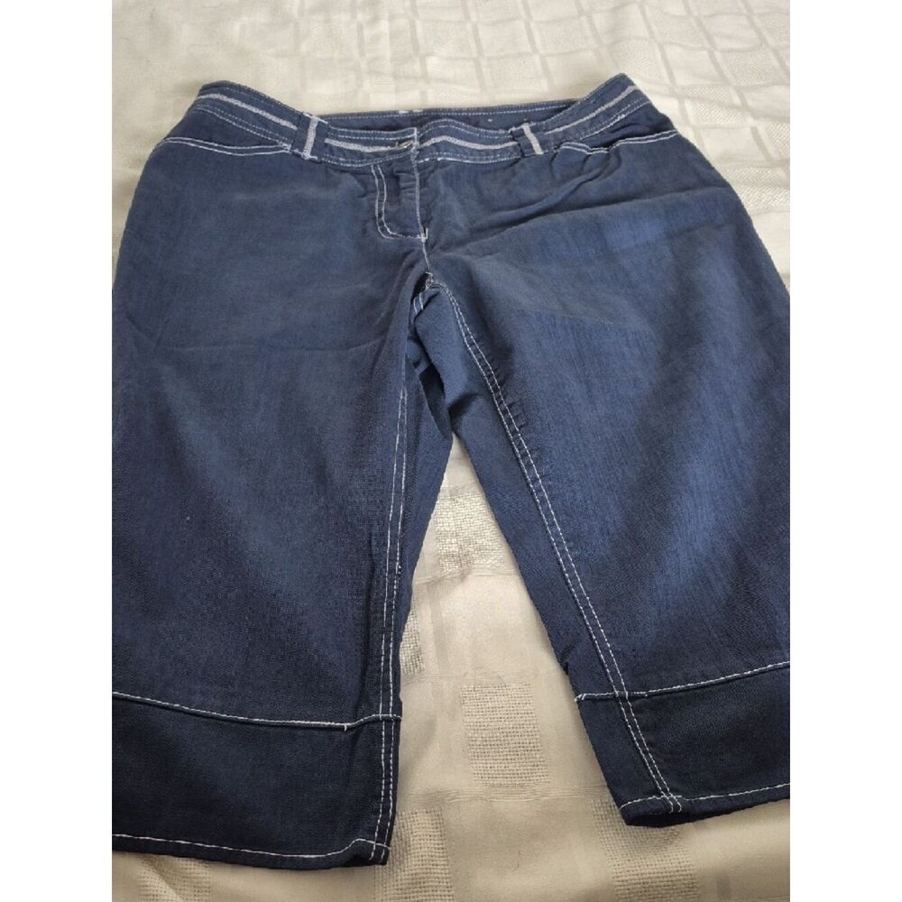 Women’s Dark Blue Cropped Jeans with Contrast Stitching - Picture 15 of 16